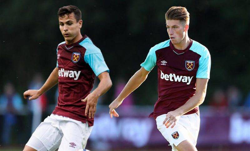 她擅长用一 她擅长用一